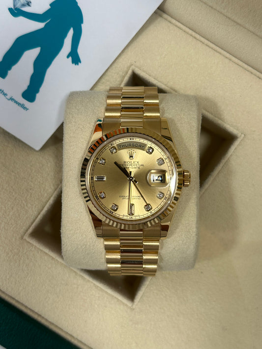 Rolex Day-Date 36MM Yellow Gold Factory Diamond Dial Year: 2017