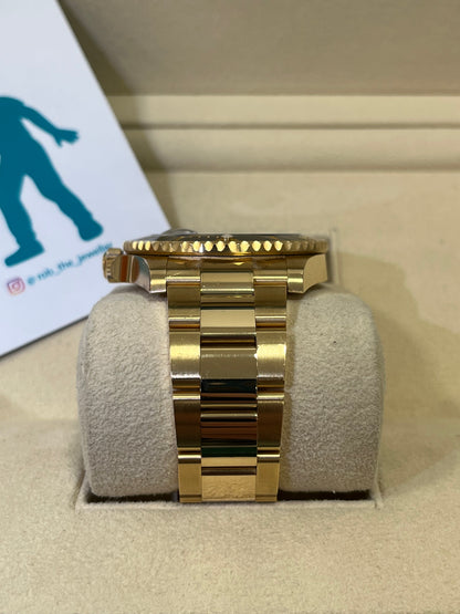 Rolex Submariner Yellow Gold Year: 2023